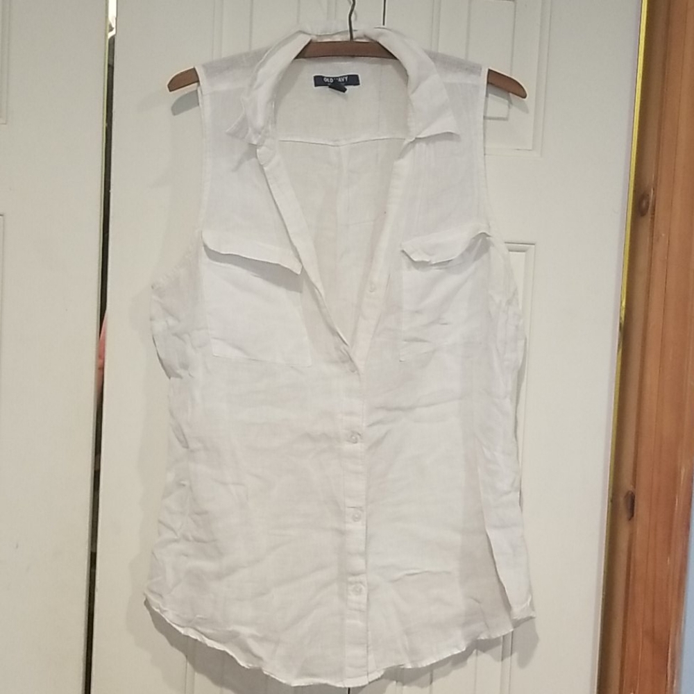 Old Navy white sleeveless button up blouse